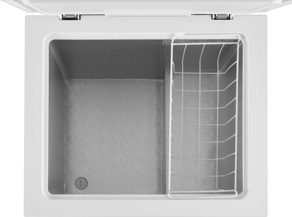 Insignia 5.0 Cu. Ft. Chest Freezer in White